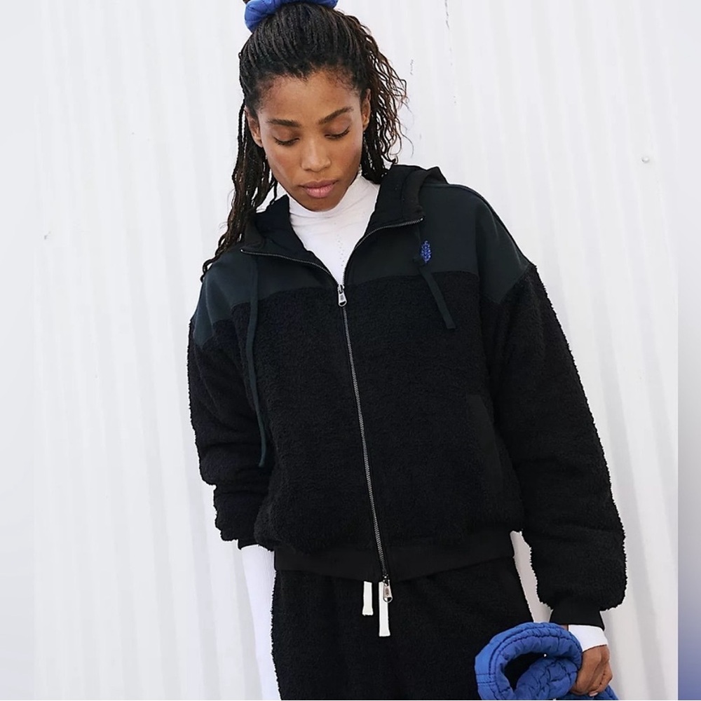 Free People Black Cuddle Up Zip-Up Hoodie Jacket Size Medium Fuzzy Fleece XS